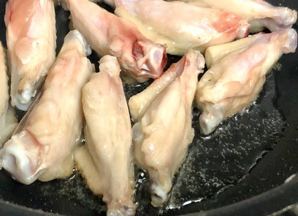 独特の臭みが気になる手羽　現役シェフが教える調理法に「知らなかった」