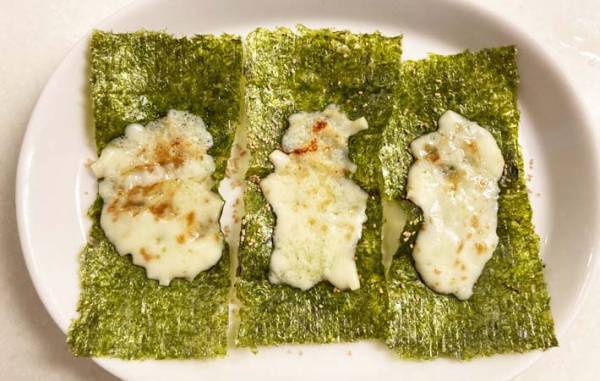 「一瞬で消えた」「手が止まらん」　おにぎりの海苔、そのまま巻かずに？