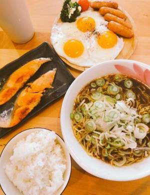 朝に食べる量には見えない　女性が作ったごはんに「食べきれない」「強い」