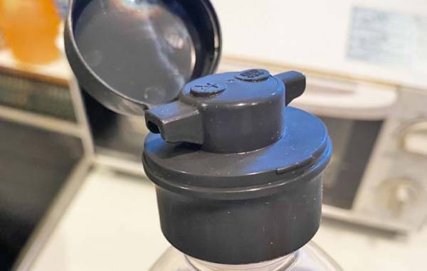 「何度も使える」「もう１個ほしい」　醬油ボトルの口のベタベタは…？