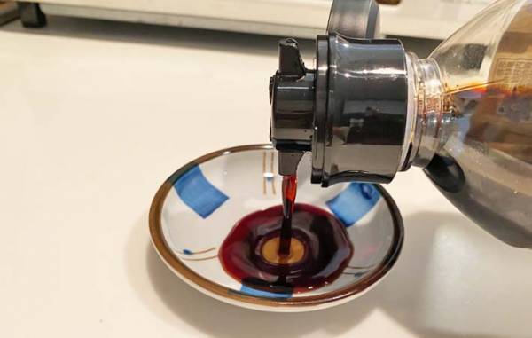 「何度も使える」「もう１個ほしい」　醬油ボトルの口のベタベタは…？