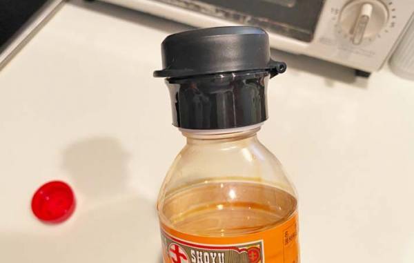 「何度も使える」「もう１個ほしい」　醬油ボトルの口のベタベタは…？