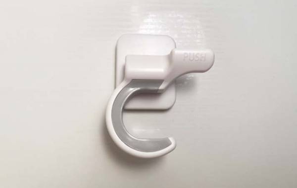 ダイソーで買った『モップキャッチ』　思わぬ使い道に「ピッタリ！」