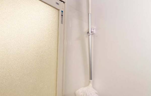 ダイソーで買った『モップキャッチ』　思わぬ使い道に「ピッタリ！」