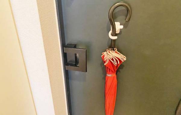 ダイソーで買った『モップキャッチ』　思わぬ使い道に「ピッタリ！」