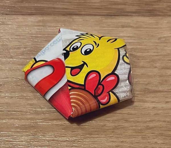 お菓子のゴミに「なんで？」　夫が疑問を抱いた理由に「自分もついやってしまう」