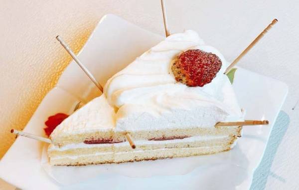 「これ便利！」　ケーキにラップをすると、ぐちゃぐちゃになる問題を解決