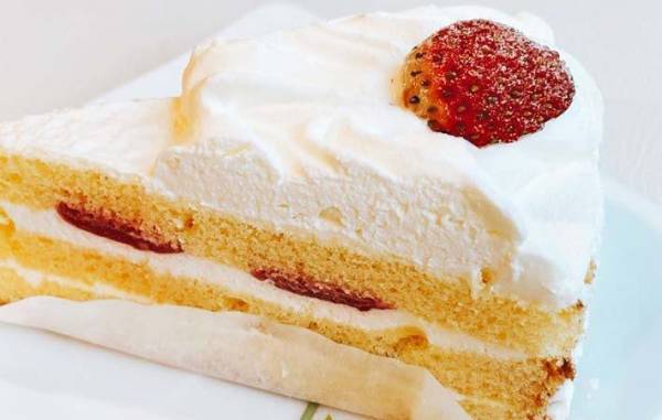 「これ便利！」　ケーキにラップをすると、ぐちゃぐちゃになる問題を解決