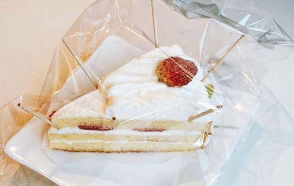 「これ便利！」　ケーキにラップをすると、ぐちゃぐちゃになる問題を解決