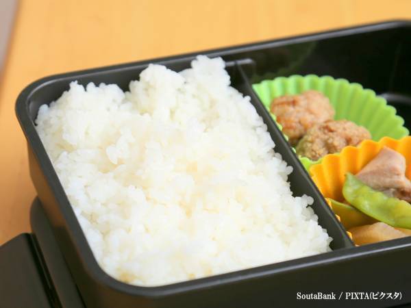 「どうした夫」　弁当を用意した妻、ふと机を見ると？「腹抱えた」「これは笑う」