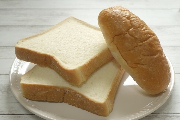 冷蔵庫でパンの保存は『避けて』　企業の説明に「気を付ける」「もうやらない」