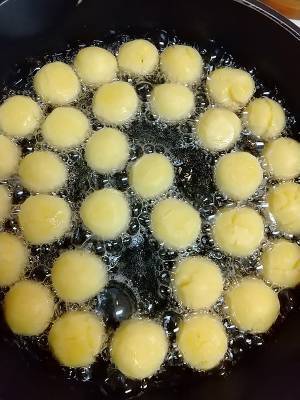 『ポンデリング』を作ろうとしたら、まさかの結果に！　「ごめん笑った」「むしろアリでは」