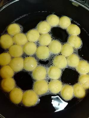 『ポンデリング』を作ろうとしたら、まさかの結果に！　「ごめん笑った」「むしろアリでは」