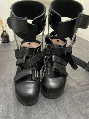 中学生の娘「あんな靴しかないの！？」　母親に激怒したら…続く展開に涙