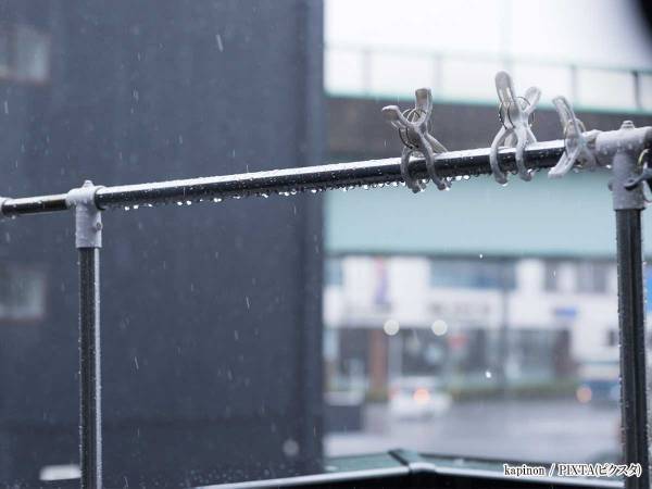 母親「あまりにかわいくて、抱きしめた」　雨の中帰ったら、反抗期の娘が…？