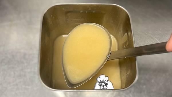 現役シェフ「需要あるか分かりませんが…」　自家製鶏だしの作り方に「超使える！」