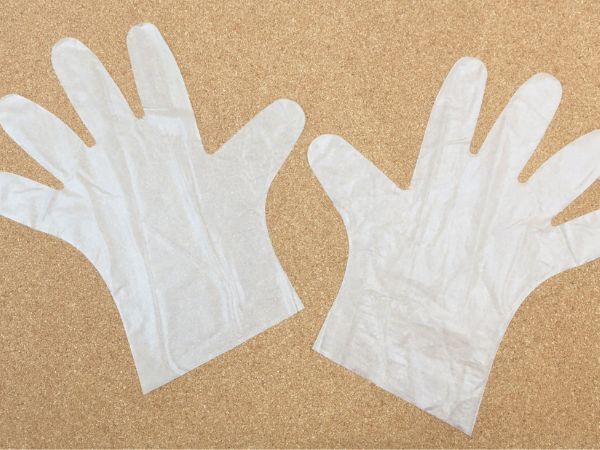 ビニール手袋を忍ばせて！　旅行で使える小技３選に「欠かせない」「万能」