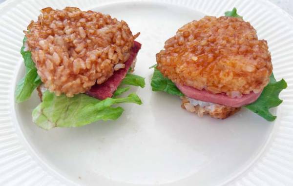 冷凍おにぎりを半分にして…　ニッスイの発想に「すぐにリピートするかも」