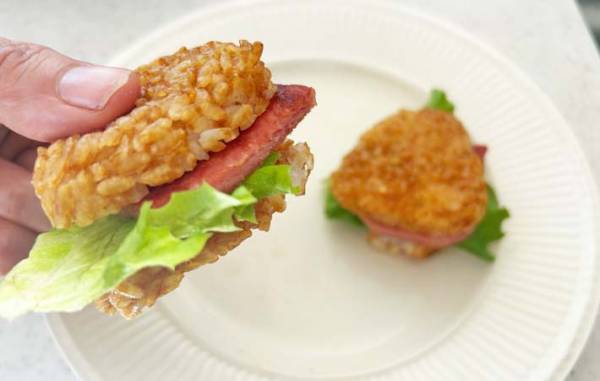 冷凍おにぎりを半分にして…　ニッスイの発想に「すぐにリピートするかも」