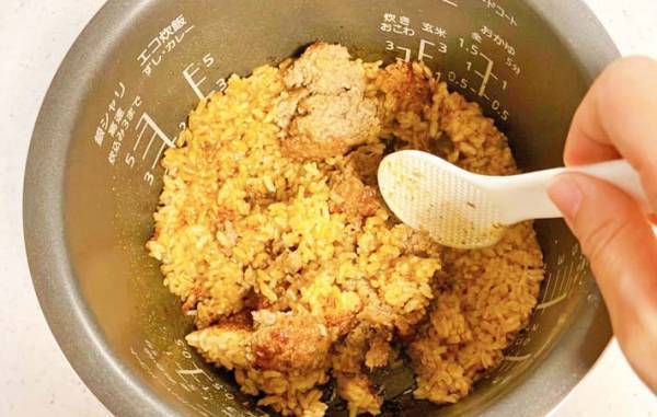 炊飯器にドボン！　セブンが教えるほったらかしレシピに「夫も子供も大満足！」