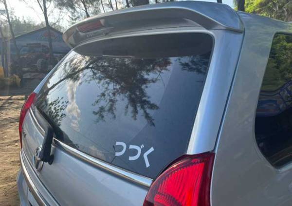 インドネシアに住む女性　車に書かれている文字に「本当に海外か？」「吹いた」