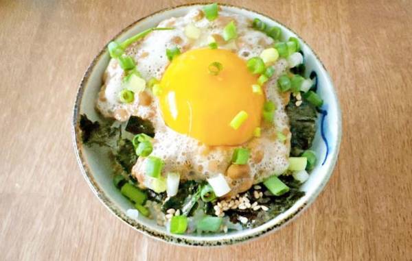 まだ納豆に醤油かけてる？　企業が教える食べ方に「早くやればよかった」