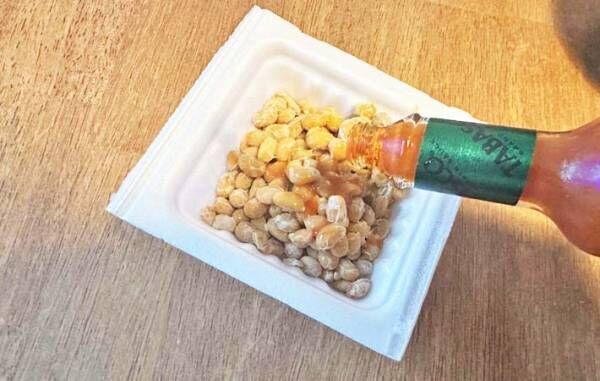 TABASCO®︎ソース納豆ご飯を作る写真