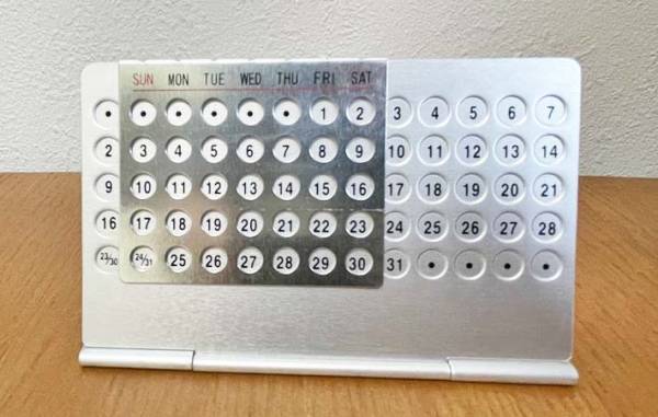 もう捨てなくていい！　１００均の『カレンダー』が「ずっと使い続けられる」