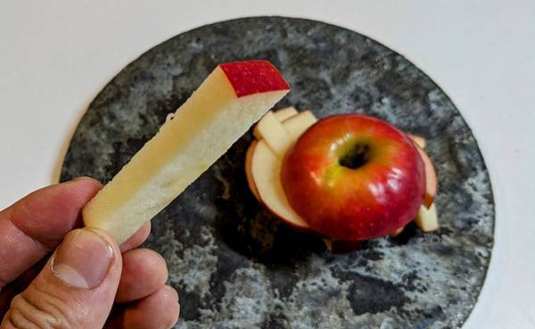 りんごをスティック状に？　農家の提案に「早速やる」