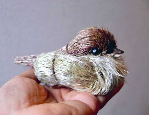 何で作ったか分かる？　かわいいスズメの正体に「発想がすごすぎる」「感動した」