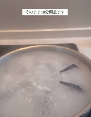 『五徳』の汚れを落とすには？　簡単掃除テクに「コレなら私もできそう」