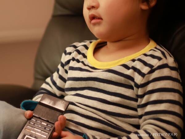 テレビを観ていた４歳児　放ったひと言に「ウケる」