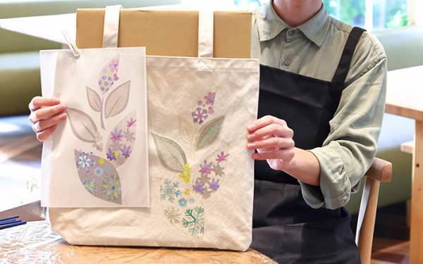 珈琲パッケージがトートに？　『加賀友禅』とのコラボ体験会に行った結果…