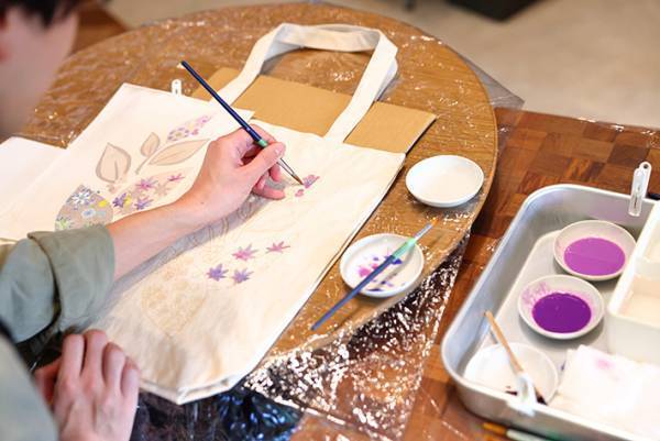 珈琲パッケージがトートに？　『加賀友禅』とのコラボ体験会に行った結果…