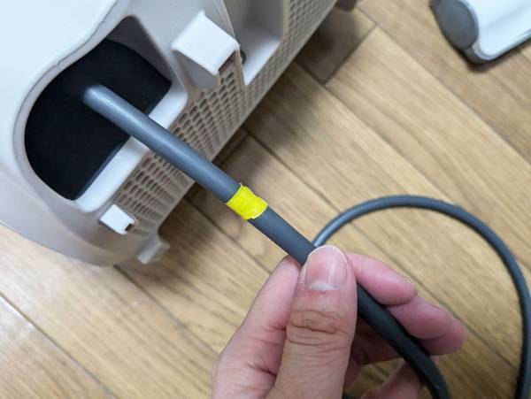 意外と知らない人が多い！　掃除機のコードにあるテープの意味は？