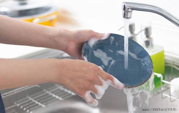 お湯と水、どっちがいい？　食器洗いに『おすすめ』なのは…