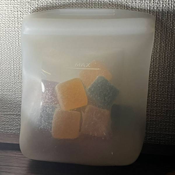 お菓子の袋がうるさい！『ガサガサ音』を解決するには…「なるほど！」「めっちゃいい」