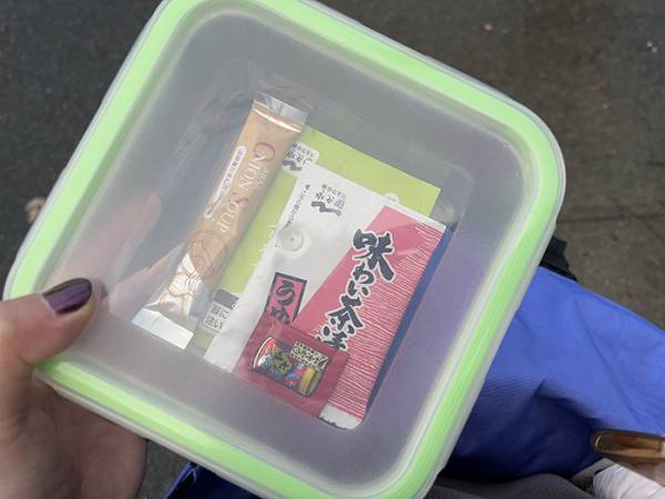 人に貸したプラ容器　返却されたものが？「この手があったか」「マネする！」