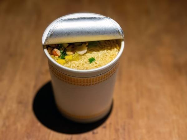 カップヌードルが『汁なし風』に　斬新アレンジ法に「絶品」「クセになる」