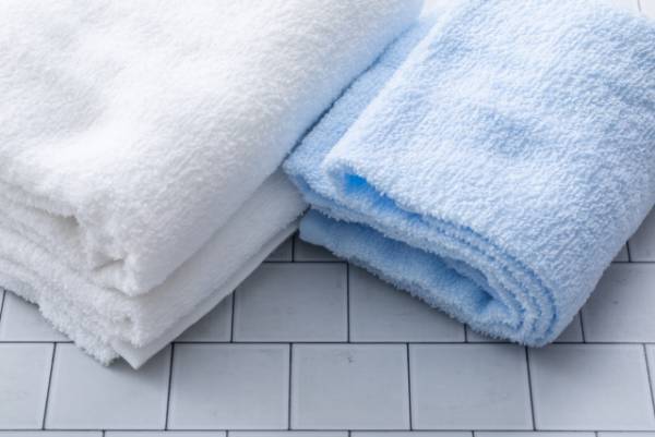 タオルの黒ずみを落とすには？　洗濯の豆知識３選に「すぐ使える」「実践します」