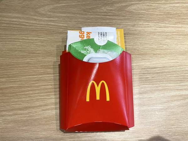「マック食べ終わると、こうしちゃう」　写真に「自分もこれ」「思いもしなかった」