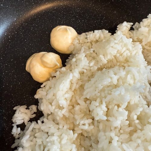 企業が教える『お店みたいなパラパラチャーハン』の作り方　マヨネーズを入れるだけで…？