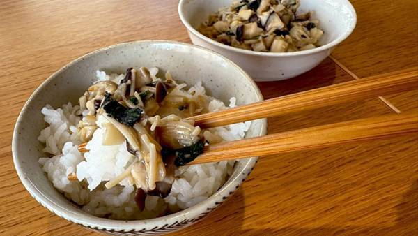 キノコをいっぱい買って！　絶品『キノコ料理』に「米が一瞬で消える」
