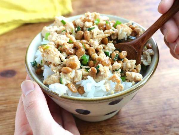 納豆をフライパンで？　忙しくてもできるスタミナ満点おかずに「やってみたい！」