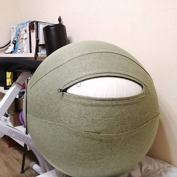 「妖怪みたいなのがいる」　部屋で見たものに「こういうのに弱い」「思わず吹き出した」