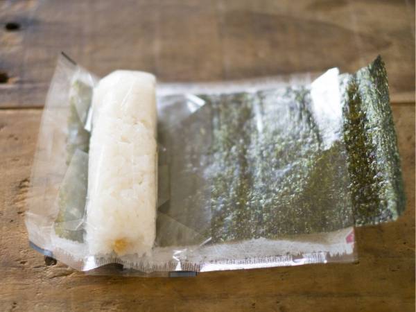 のり巻きは「端をちぎってみて」　思わぬ食べ方に「コレは賢い」「試したい」