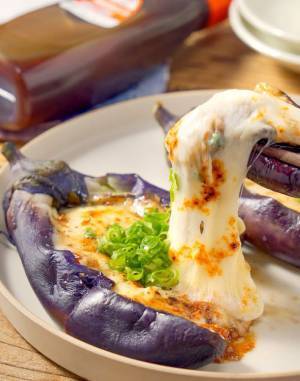 余ったらやって！　メーカー太鼓判『オタフクお好みソース』の思わぬ使い道