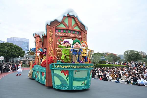 音楽が変わった！　９年続いたディズニークリスマスパレードがついにファイナル
