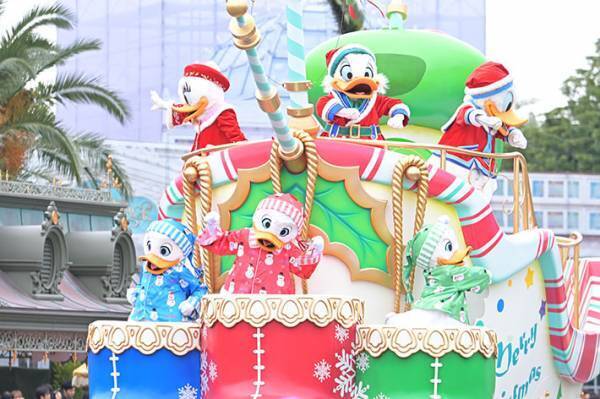 音楽が変わった！　９年続いたディズニークリスマスパレードがついにファイナル