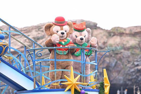 東京ディズニーシー、サンタとミッキー・ミニーのクリスマス　大集合で眼福の瞬間！